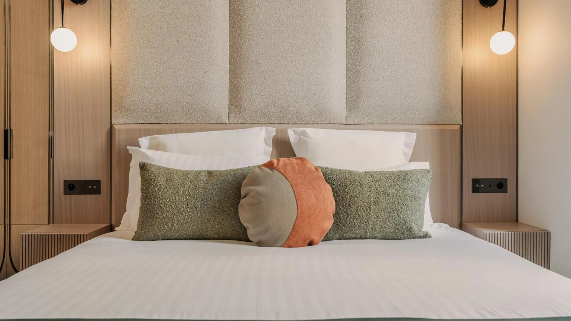 Highstay - Luxury Serviced Apartments - Louvre Paris 0*,  France